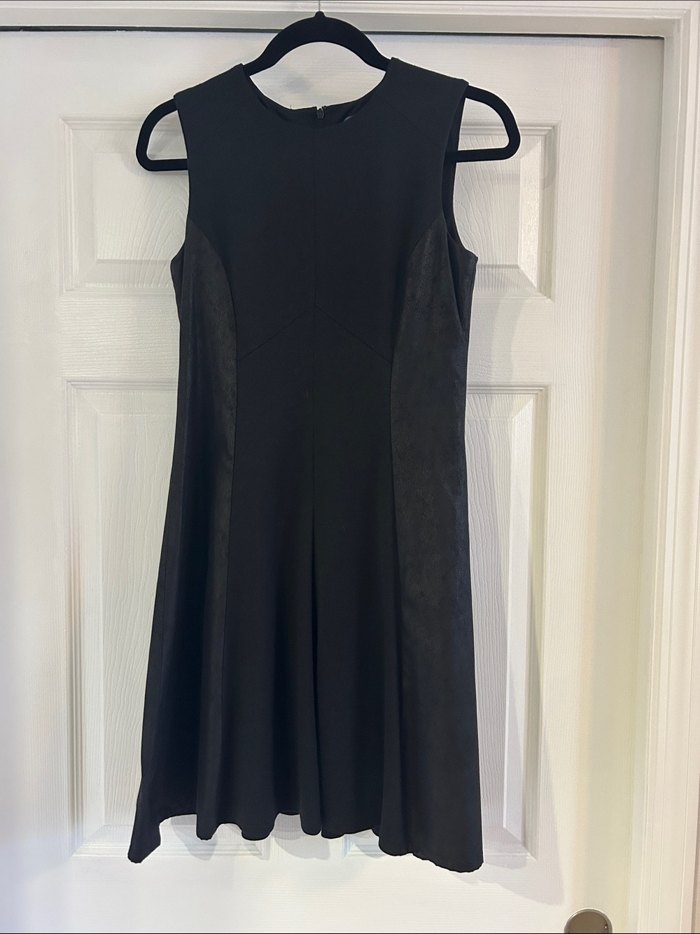 Vince Camuto size 2 Classic Sleeveless Black A-Line Dress